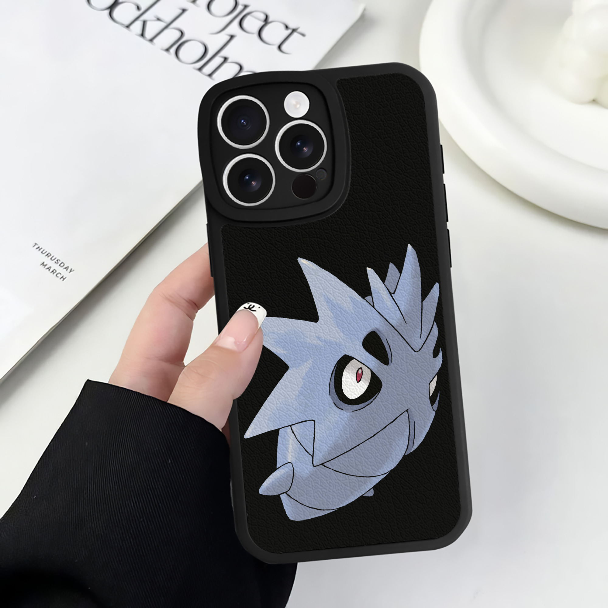 （画像用） ポケットモンスター Pokémon 【iPhone 16シリーズ対応】シリコンスマホケース（レザー調） 材質：シリコン